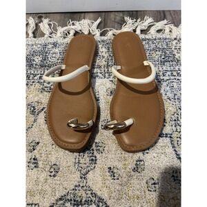 Universal Thread Clara Toe Ring Sandals 10 Tan Gold New